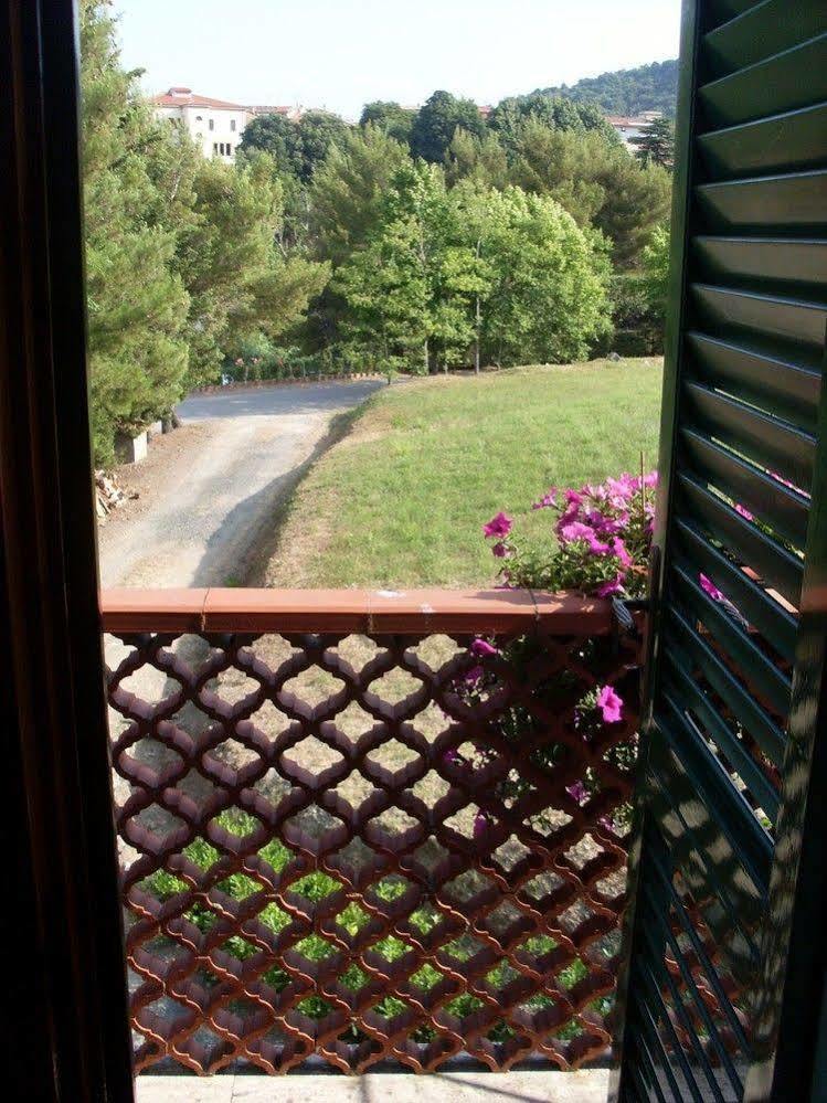 Hotel Il Poggetto Castellina Marittima Εξωτερικό φωτογραφία